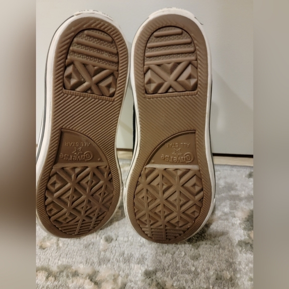 CONVERSE shoes - Picture 2 of 4